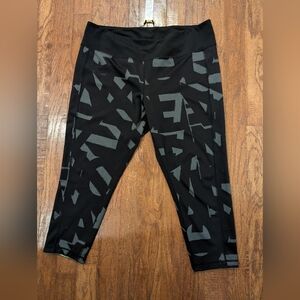 Nola Reversible Printed Gym Legging plus size 3x, geometric Gray/black Yellow